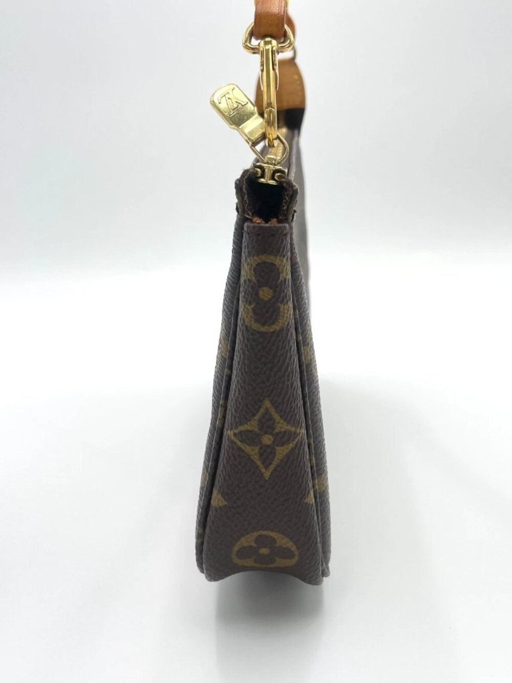 Authentic Louis Vuitton Pochette Accessoires Monogram Canvas Shoulder Bag - Picture 6 of 16